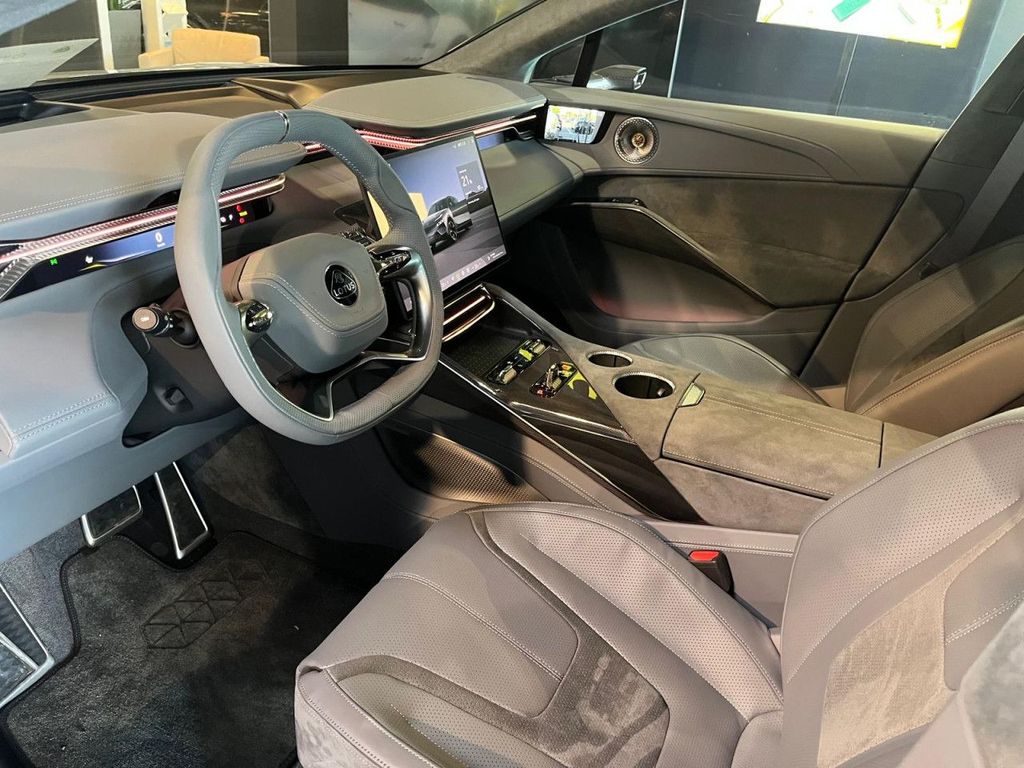 Lotus Eletre