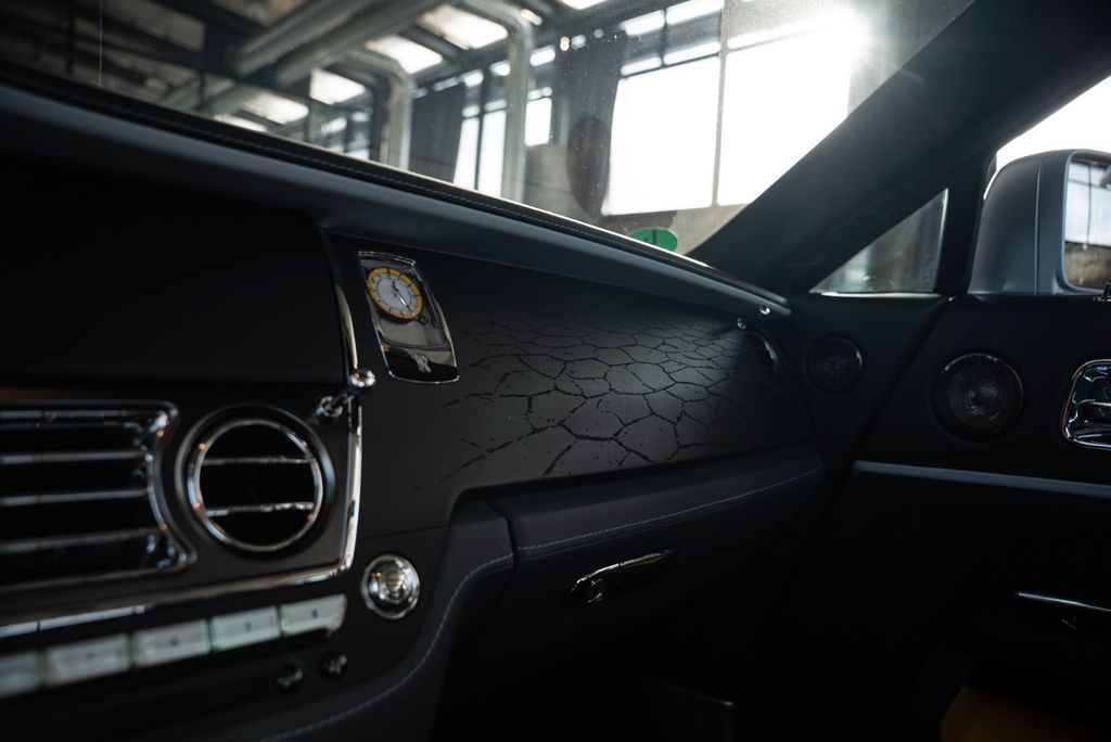 Rolls-Royce Dawn 2021