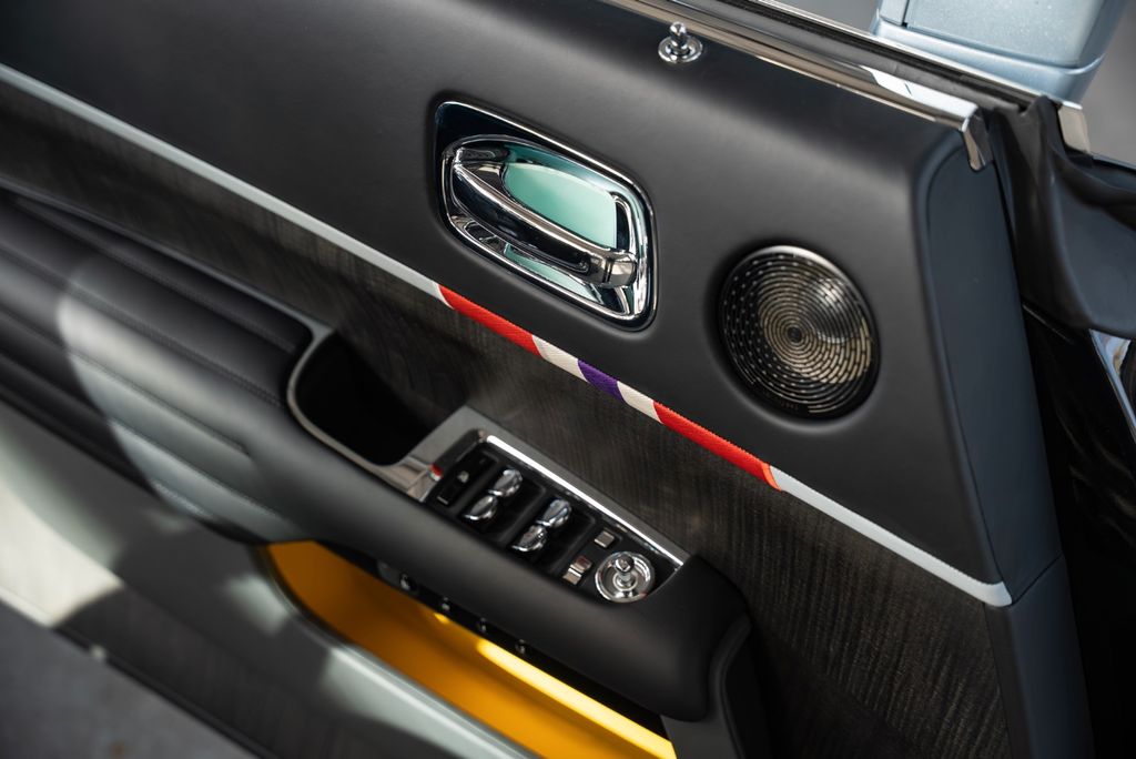 Rolls-Royce Dawn 2021