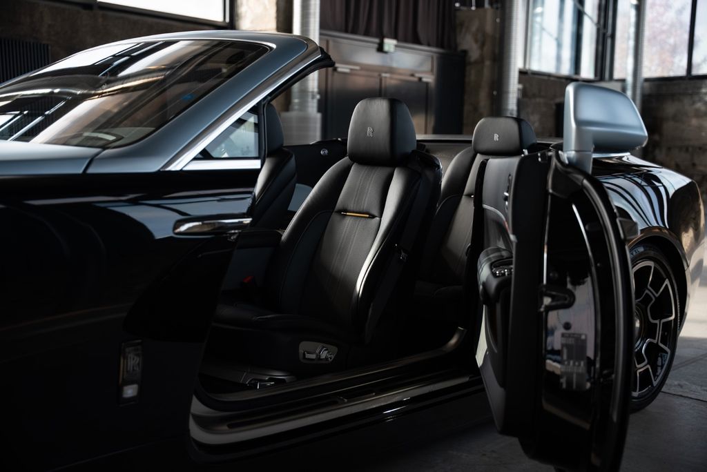 Rolls-Royce Dawn 2021