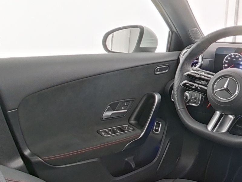 Mercedes-Benz A 250 2025