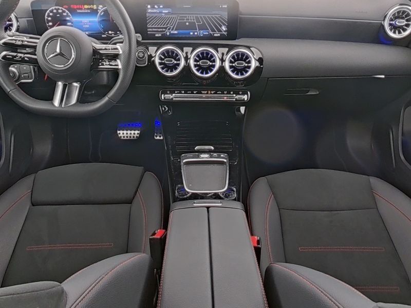 Mercedes-Benz A 250 2025