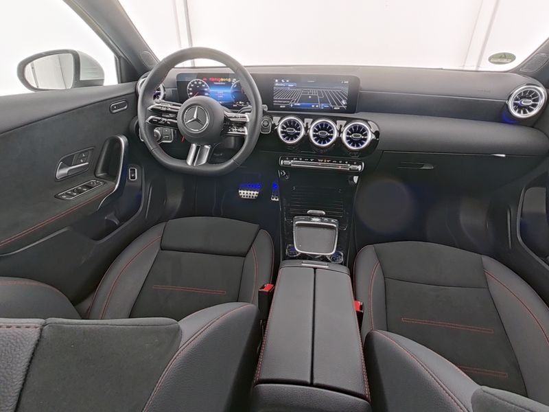Mercedes-Benz A 250 2025