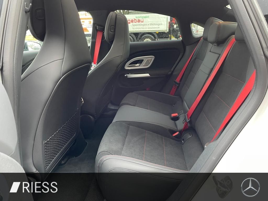 Mercedes-Benz CLA 350 2025