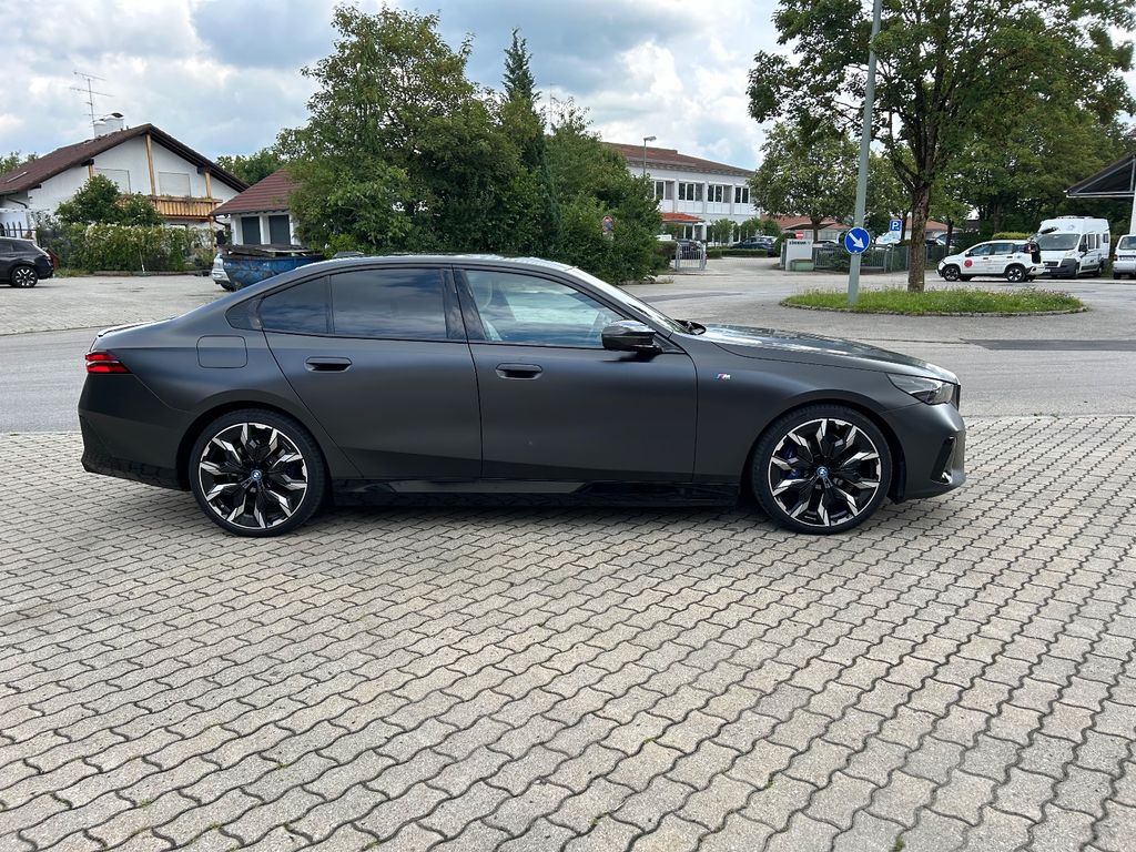 BMW i5 2023
