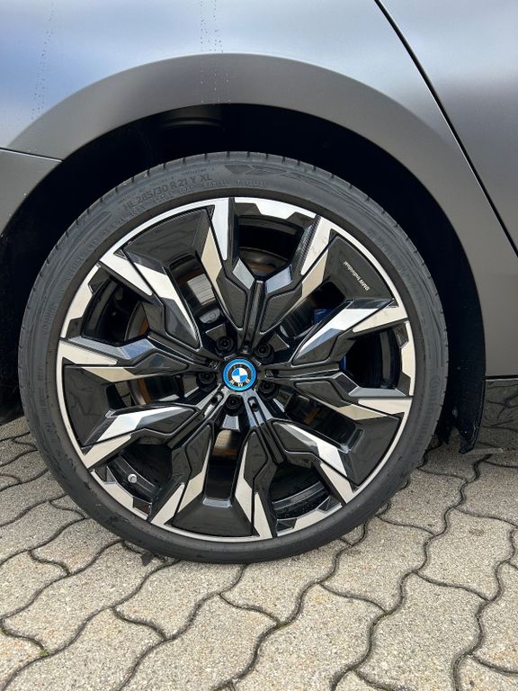 BMW i5 2023