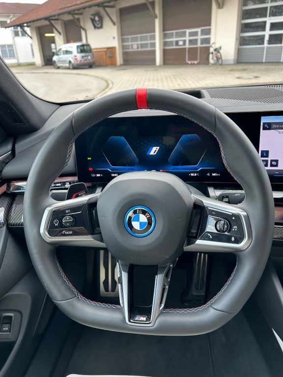 BMW i5 2023