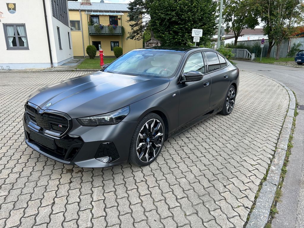 BMW i5 2023