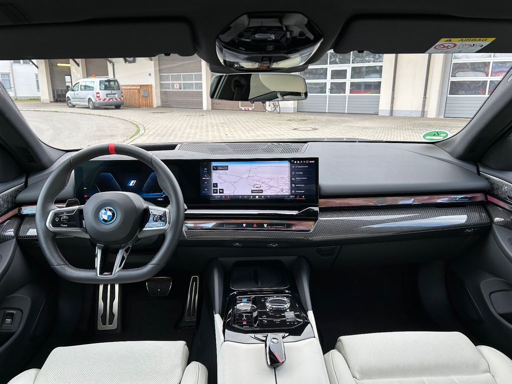 BMW i5 2023