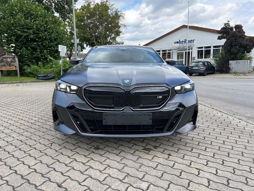 BMW i5 2023