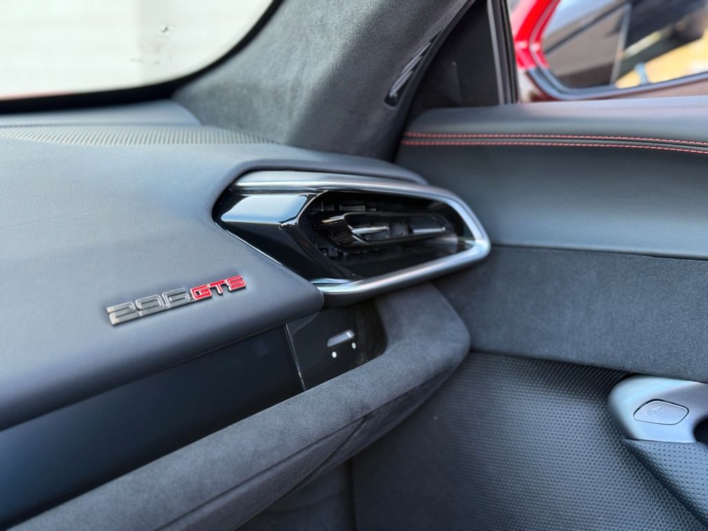 Ferrari 296 GTS 2024