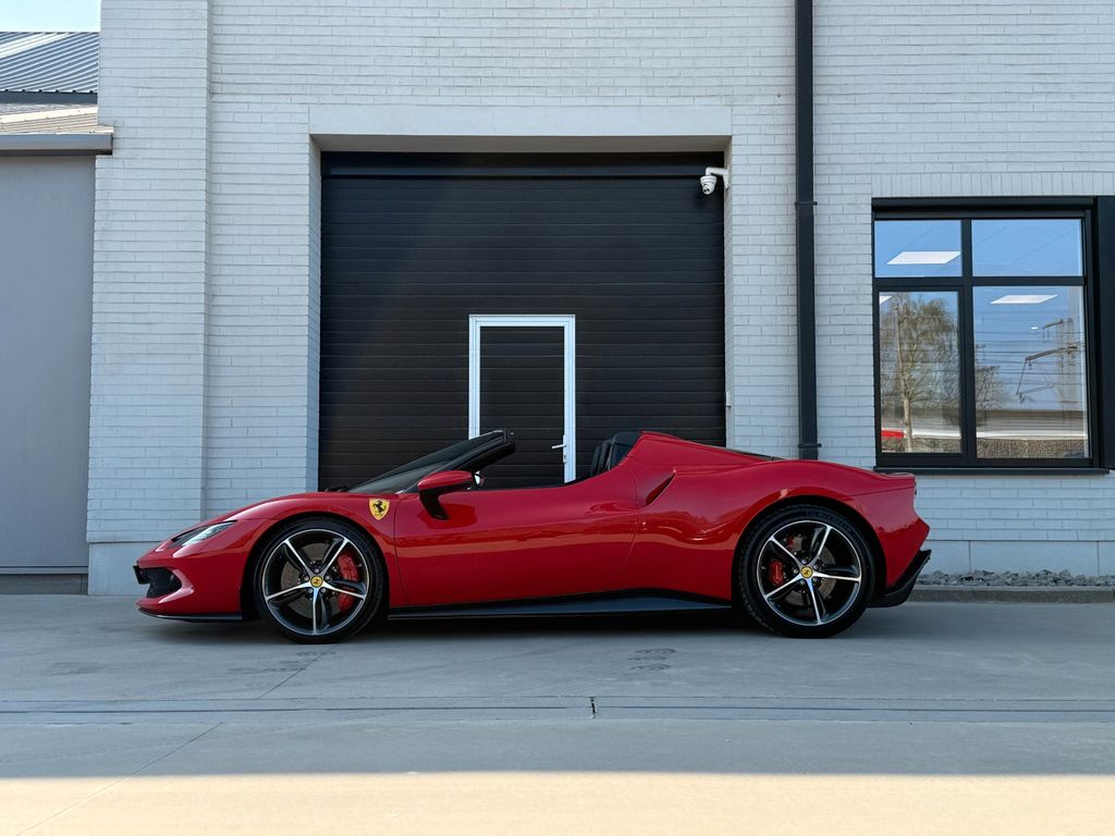Ferrari 296 GTS 2024