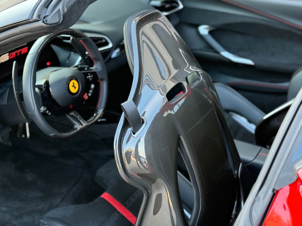 Ferrari 296 GTS 2024