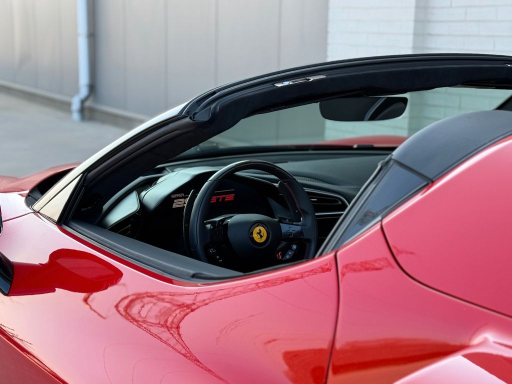 Ferrari 296 GTS 2024