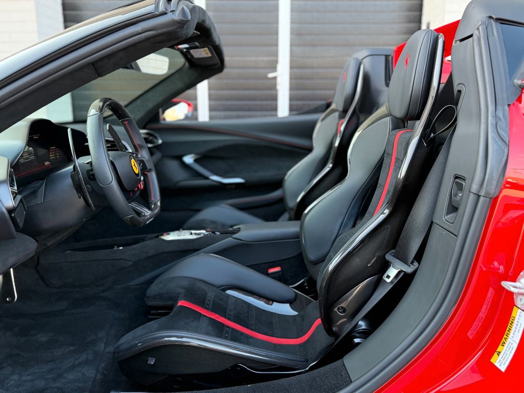 Ferrari 296 GTS 2024
