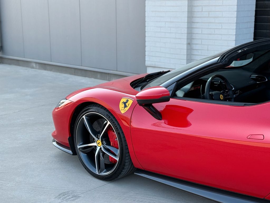 Ferrari 296 GTS 2024