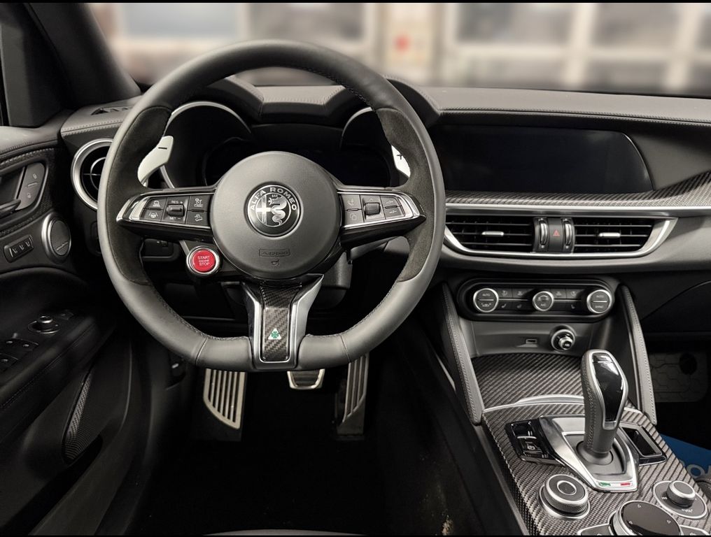Alfa Romeo Stelvio 2025