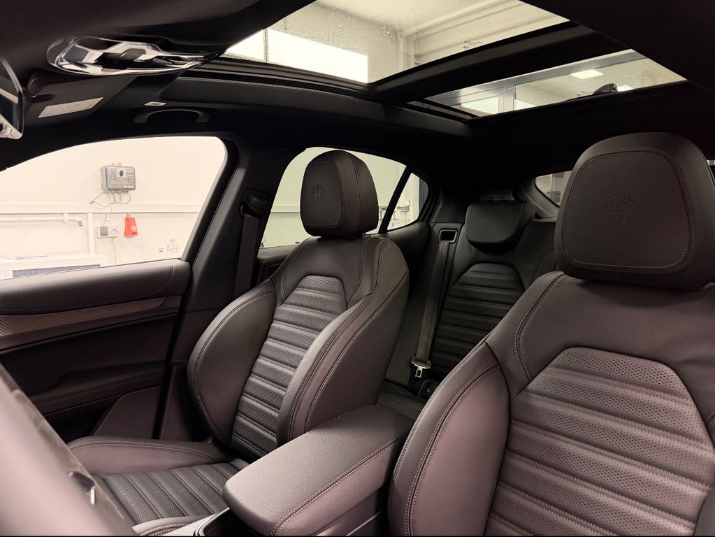 Alfa Romeo Stelvio 2025