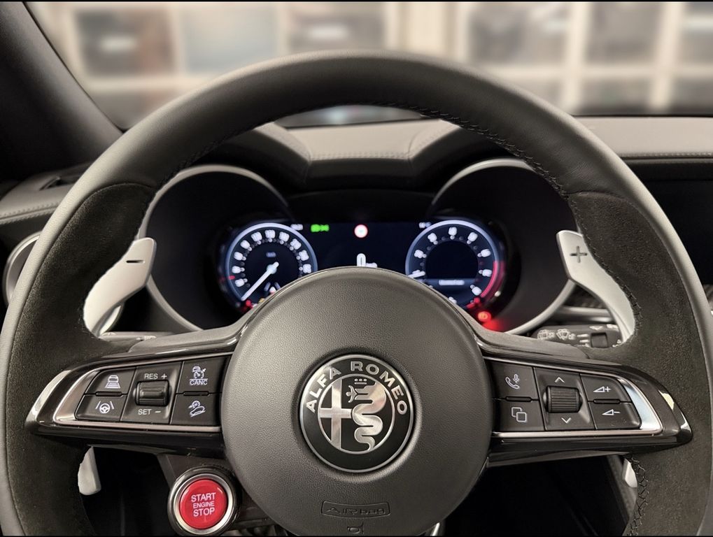 Alfa Romeo Stelvio 2025