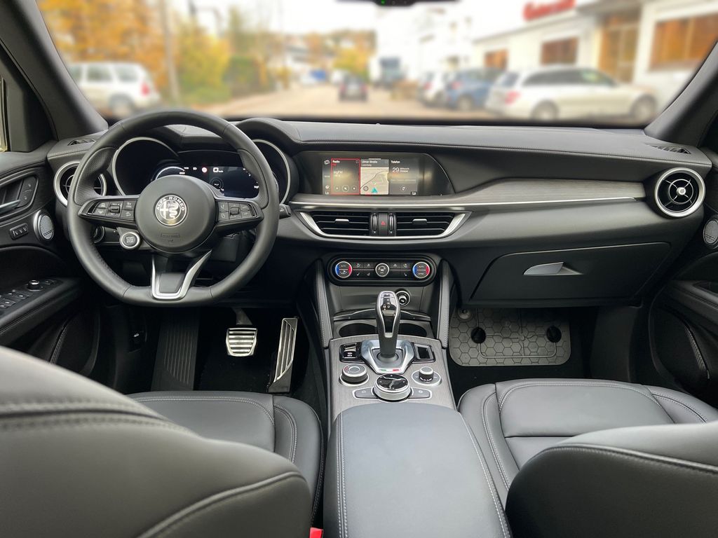 Alfa Romeo Stelvio 2024