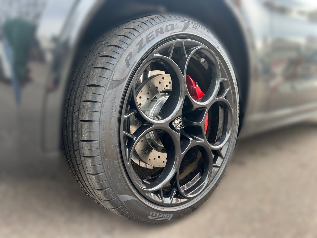 Alfa Romeo Stelvio 2025