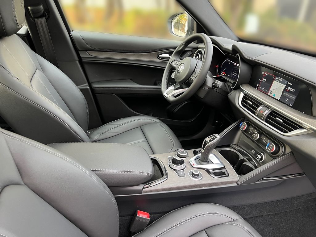 Alfa Romeo Stelvio 2024