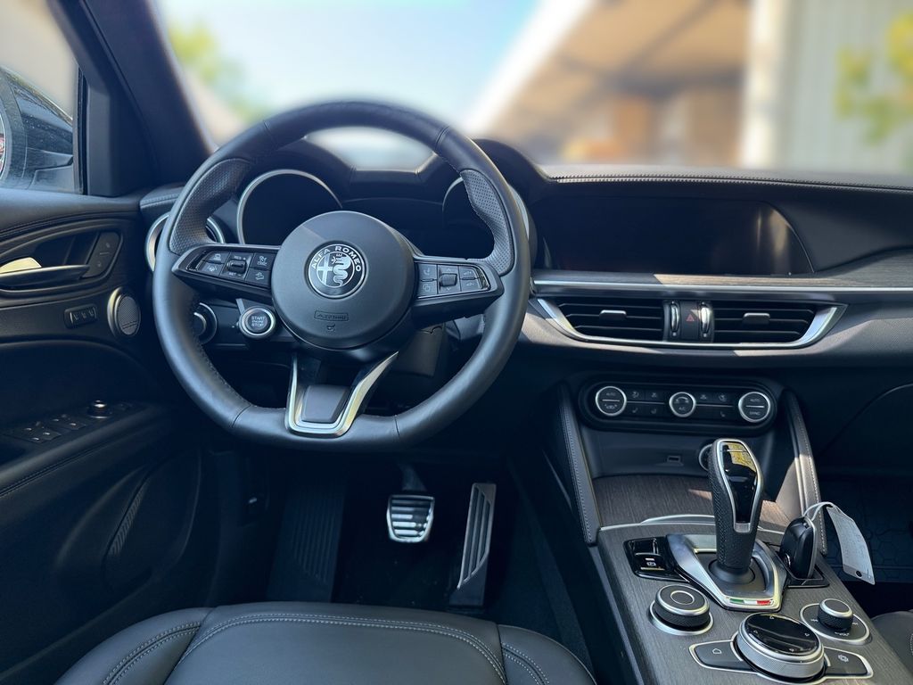 Alfa Romeo Stelvio 2024