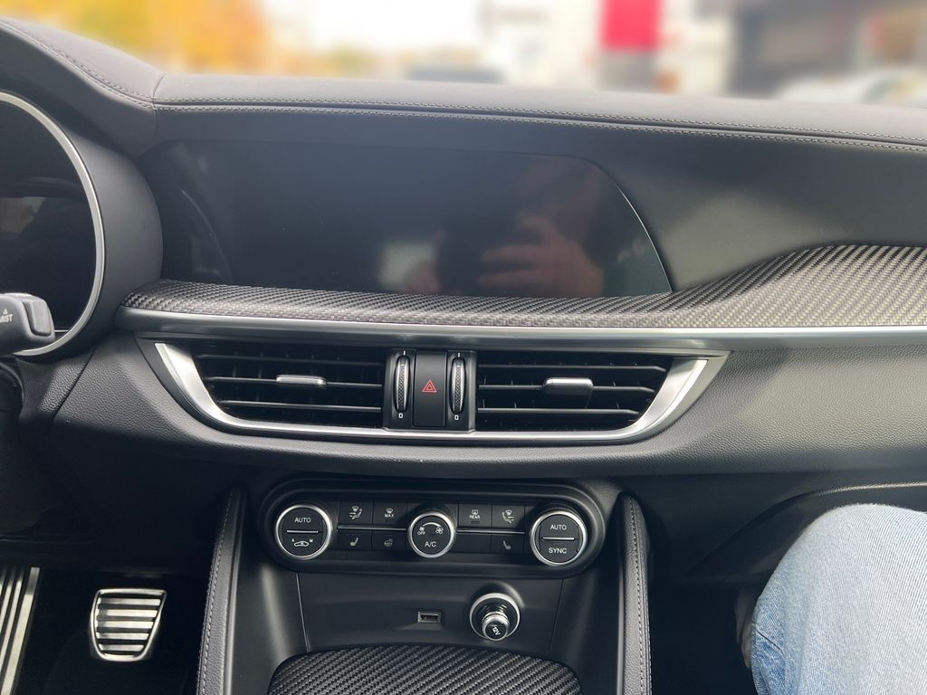 Alfa Romeo Stelvio 2025