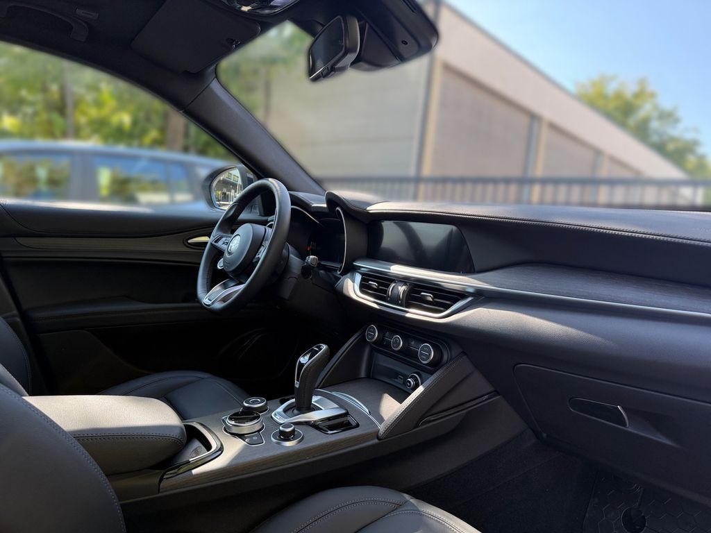 Alfa Romeo Stelvio 2024