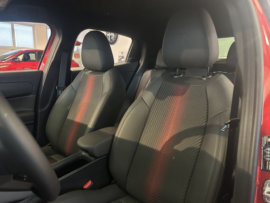 Alfa Romeo Junior 2025