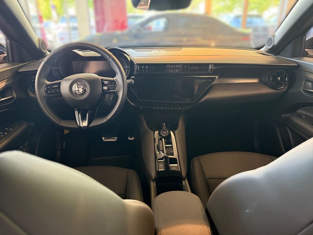 Alfa Romeo Junior 2025