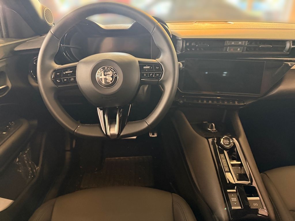 Alfa Romeo Junior 2025