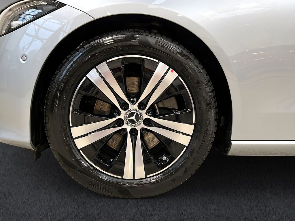 Mercedes-Benz C 220 2025