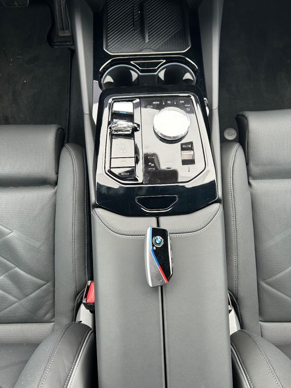 BMW i5 2023