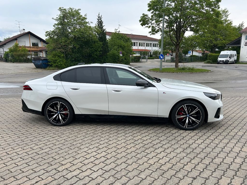 BMW i5 2023