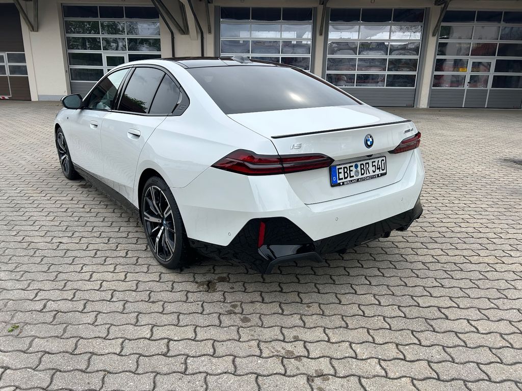 BMW i5 2023