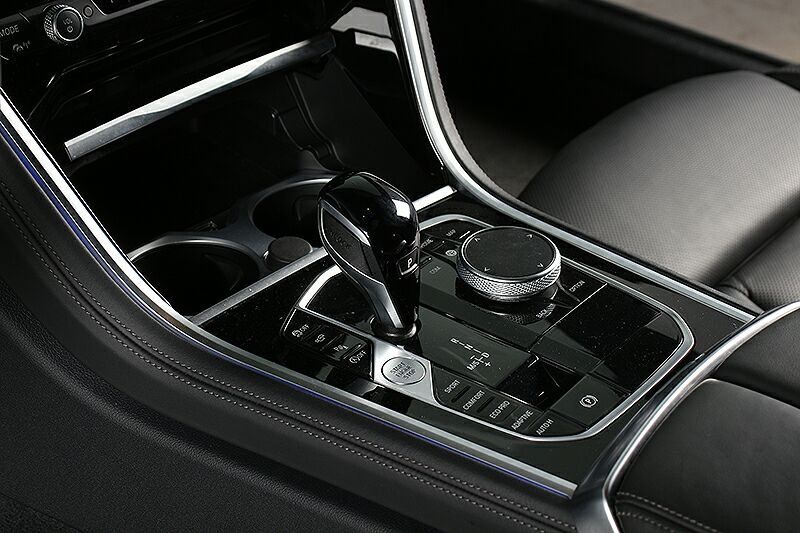 BMW M850 2025