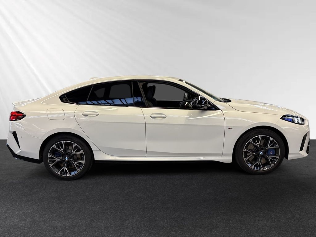 BMW M235 2025