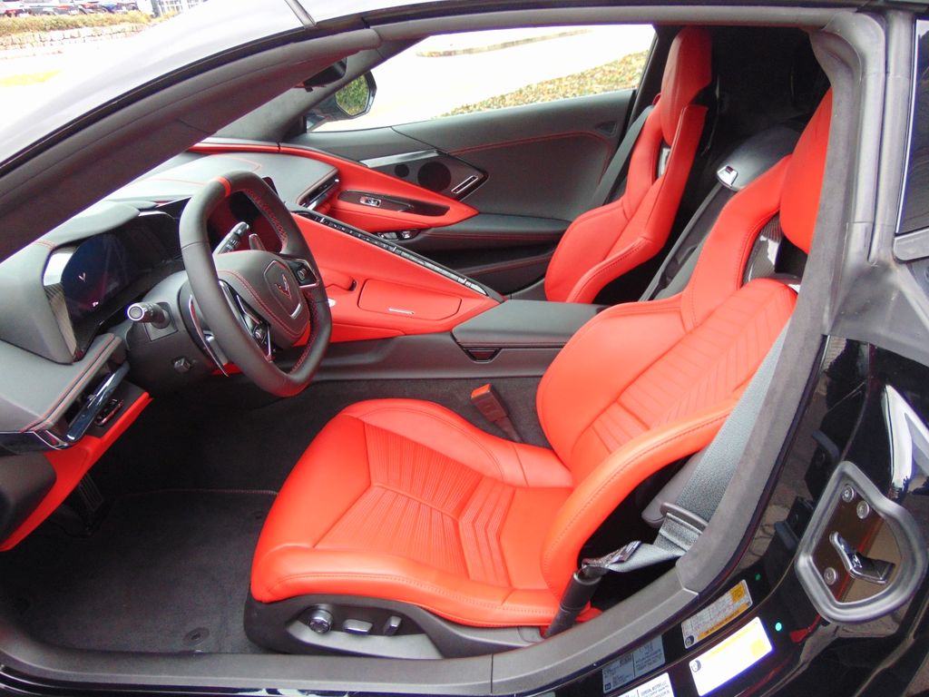 Corvette C8 2025