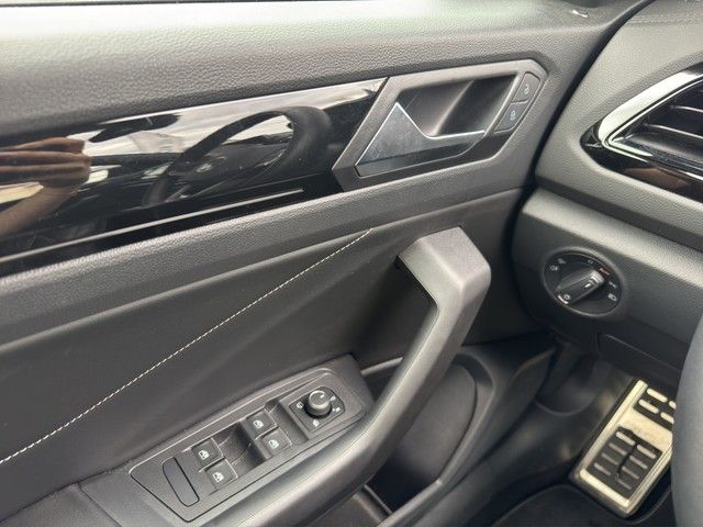 Volkswagen T-Roc 2024