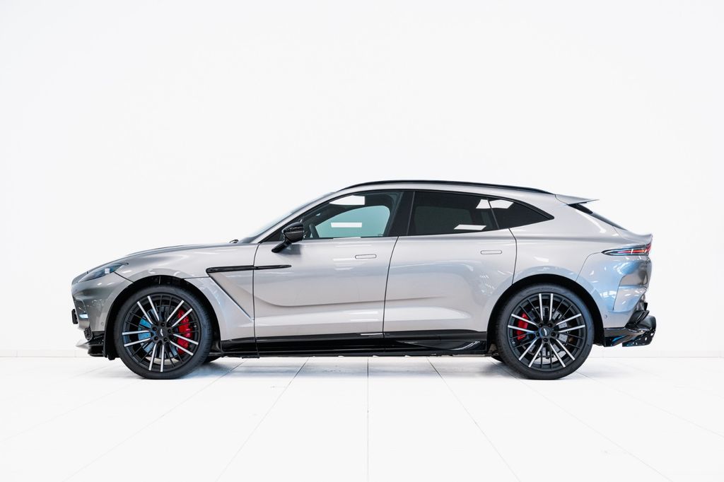 Aston Martin DBX 2024