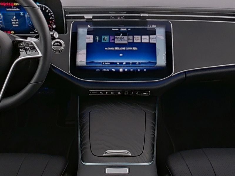 Mercedes-Benz E 300 2025