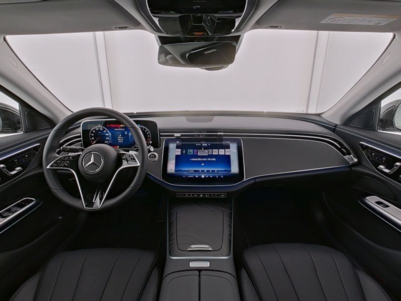 Mercedes-Benz E 300 2025