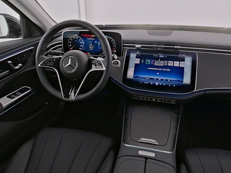 Mercedes-Benz E 300 2025