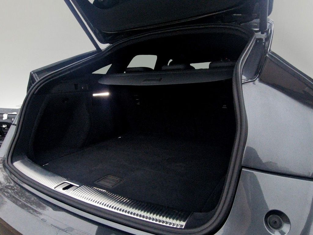 Audi SQ5 2023