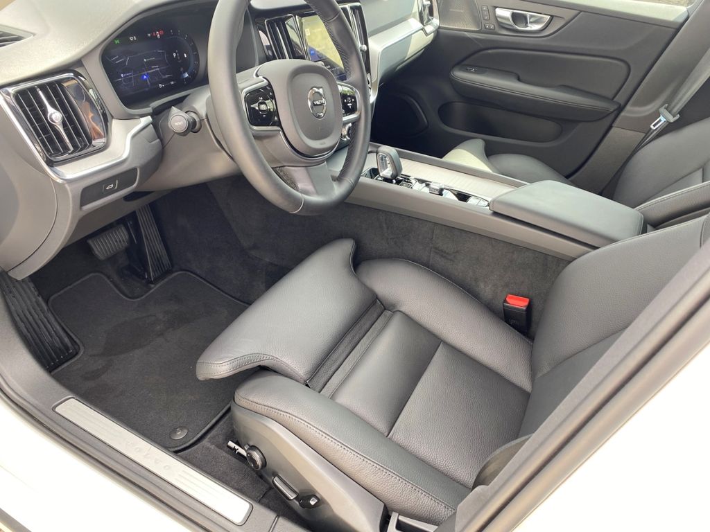 Volvo V60 2024