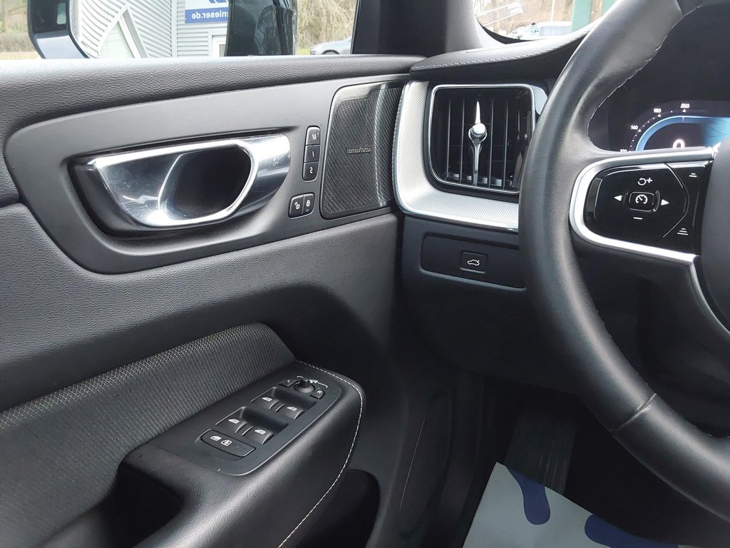Volvo XC60 2022
