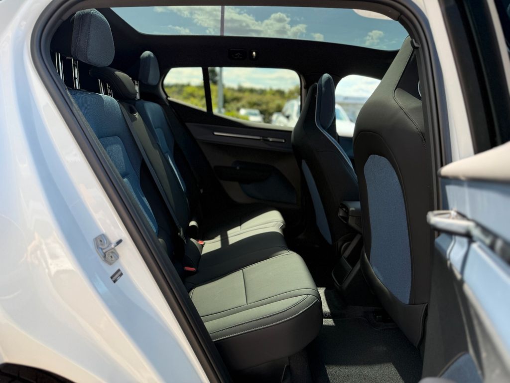 Volvo EX30 2025