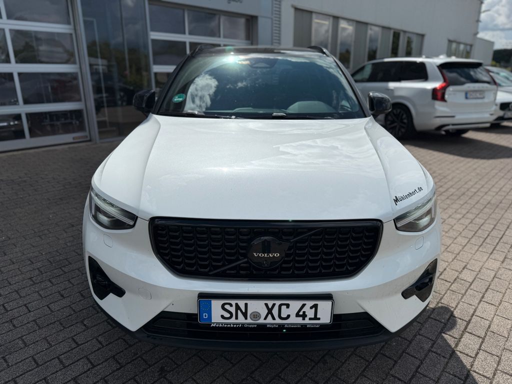 Volvo XC40 2025