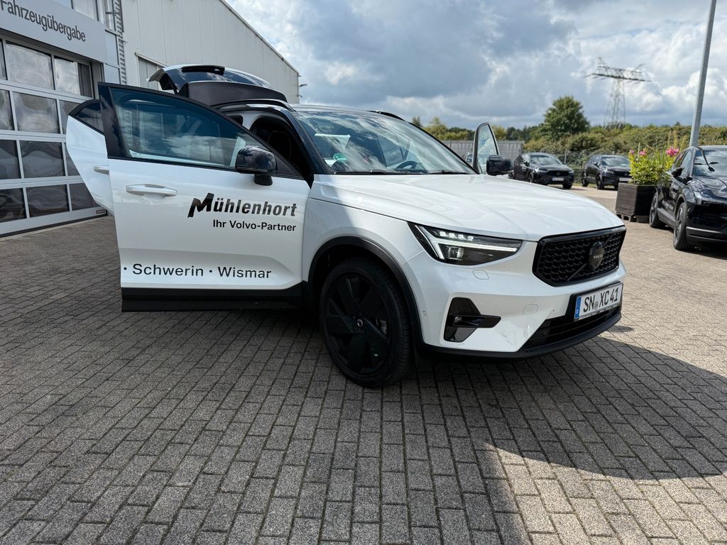 Volvo XC40 2025